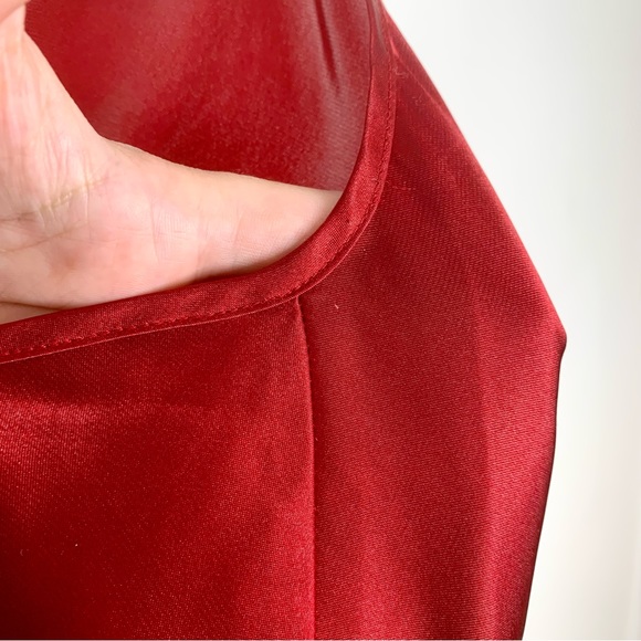 Red Satin Chemise Camisole Slip Jones New York Christmas Holiday Valentine’s - Picture 9 of 10